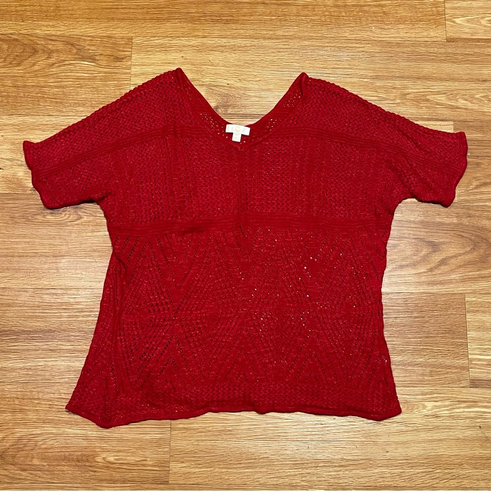 Charming Charlie Short Sleeve Open Knit V Neck Pullover Sweater, Crimson, Large